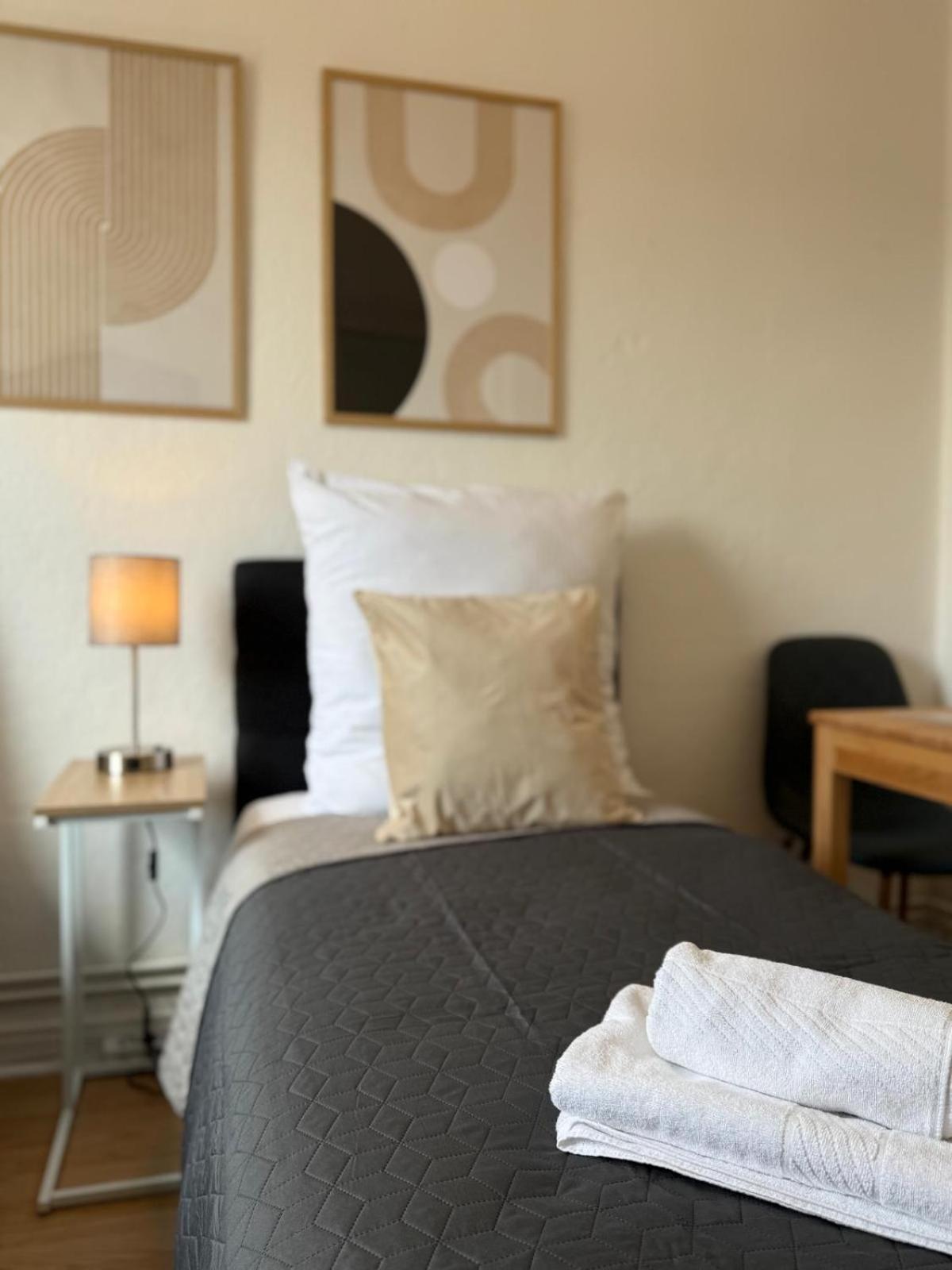 Tt Living Apartments Bonitas & Divinitas I 2 Schlafzimmer I Kueche I Vollbad I Waschmaschine Rellingen Exteriör bild